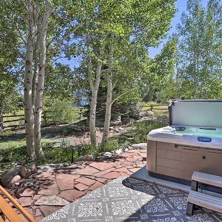 Spacious Granby Home With Deck And Hot Tub Ski And Bike Exteriér fotografie