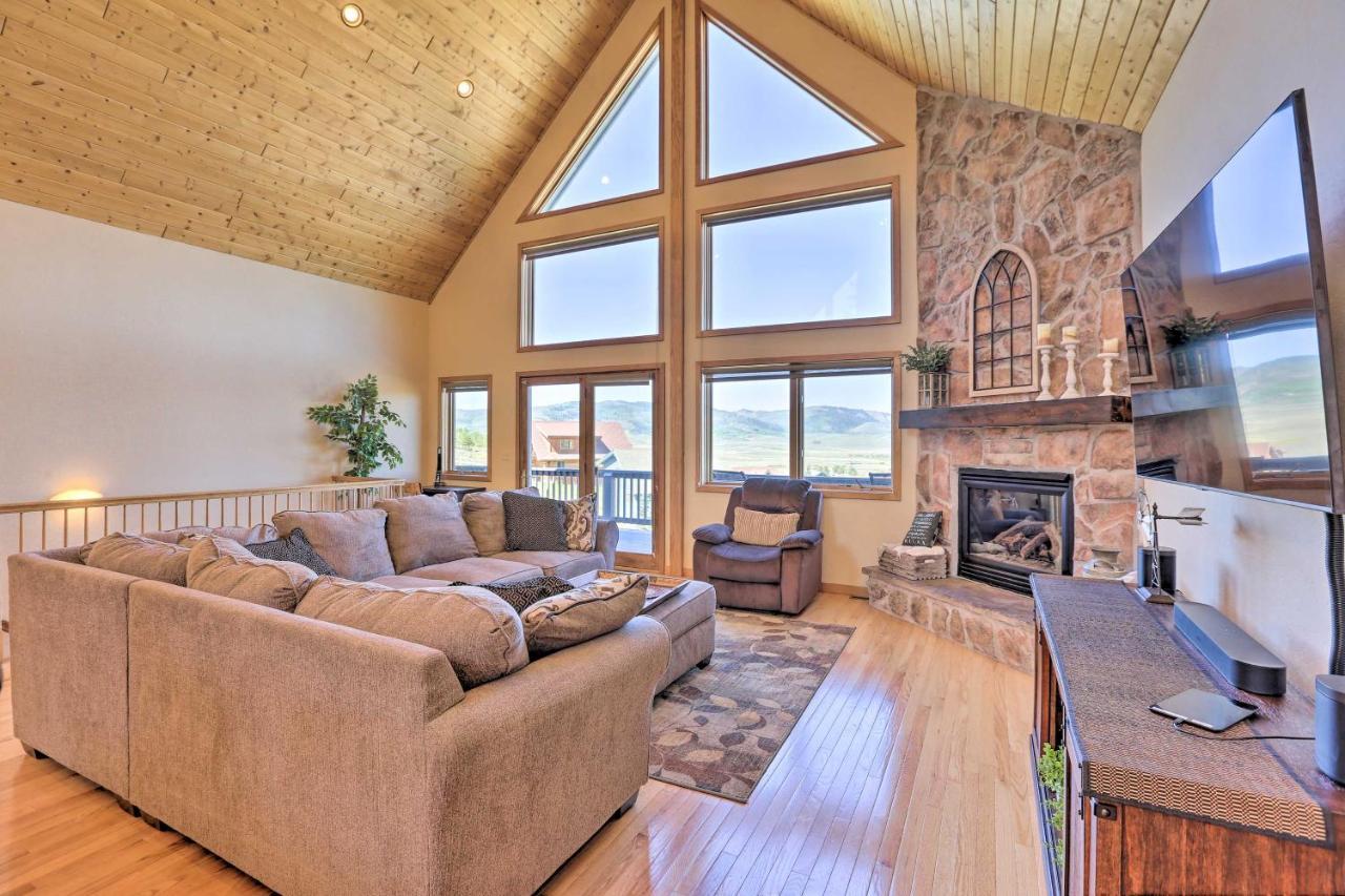 Spacious Granby Home With Deck And Hot Tub Ski And Bike Exteriér fotografie