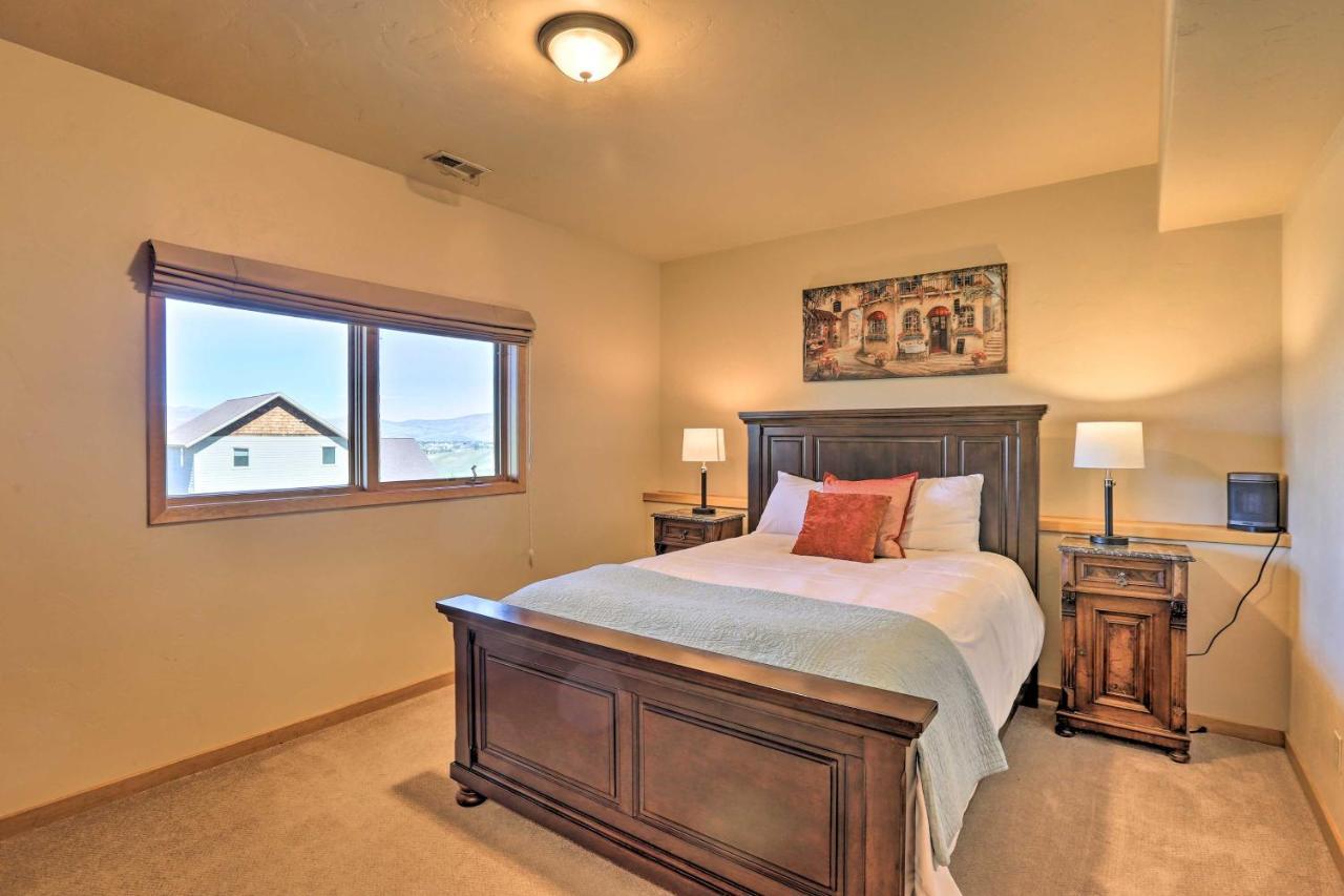 Spacious Granby Home With Deck And Hot Tub Ski And Bike Exteriér fotografie